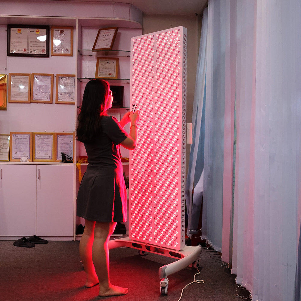 Uno Vita's RLPRO2000 LED Therapy Light (full spectrum red light therapy)