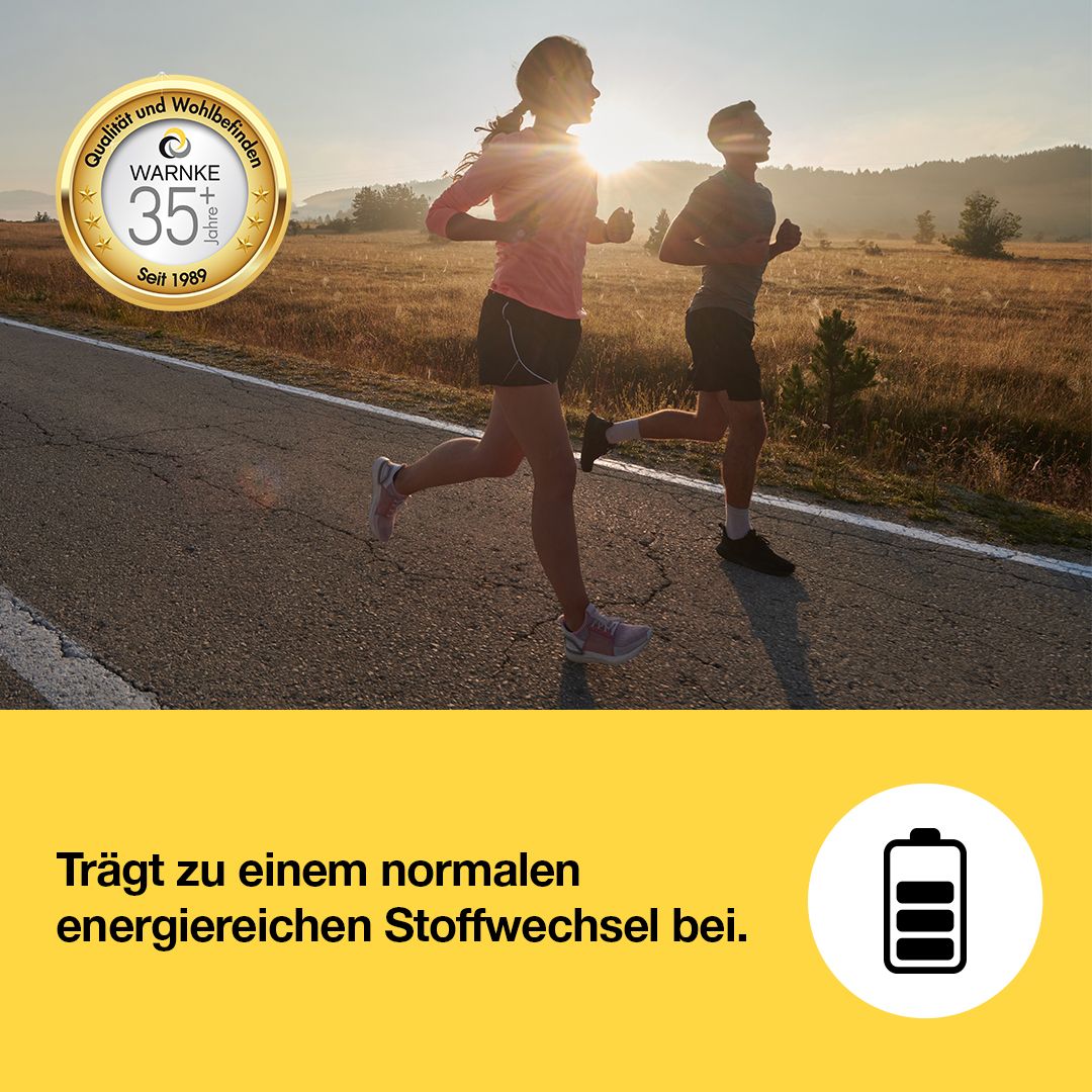 Kvinne i rosa treningstopp og shorts jogger ved en vei sammen med en mann i grå T-skjorte og sorte shorts.