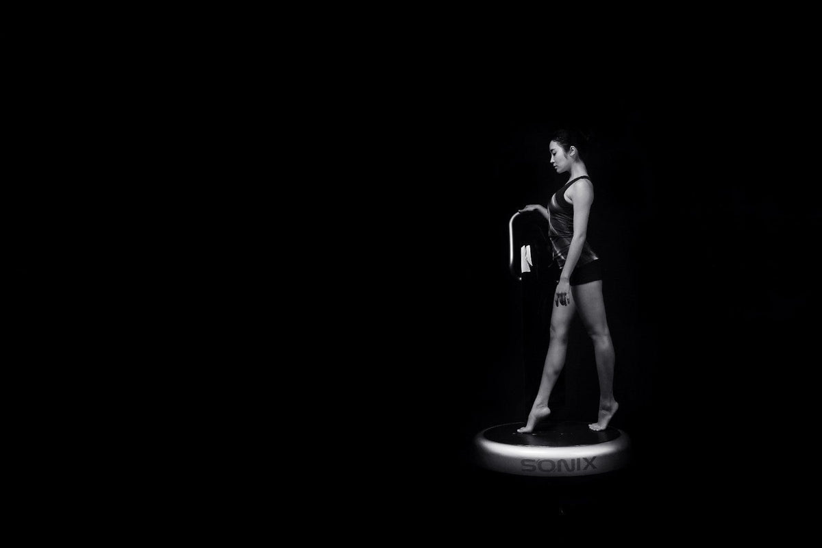 VibraSonic SonicWave Standing Vibration Platform - Advanced full-body stimulation - Uno Vita AS