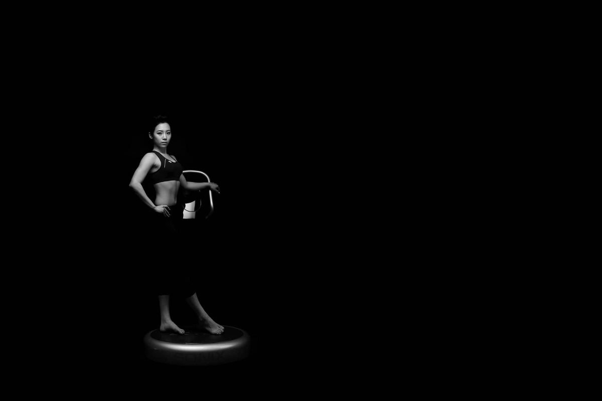 VibraSonic SonicWave Standing Vibration Platform - Advanced full-body stimulation - Uno Vita AS