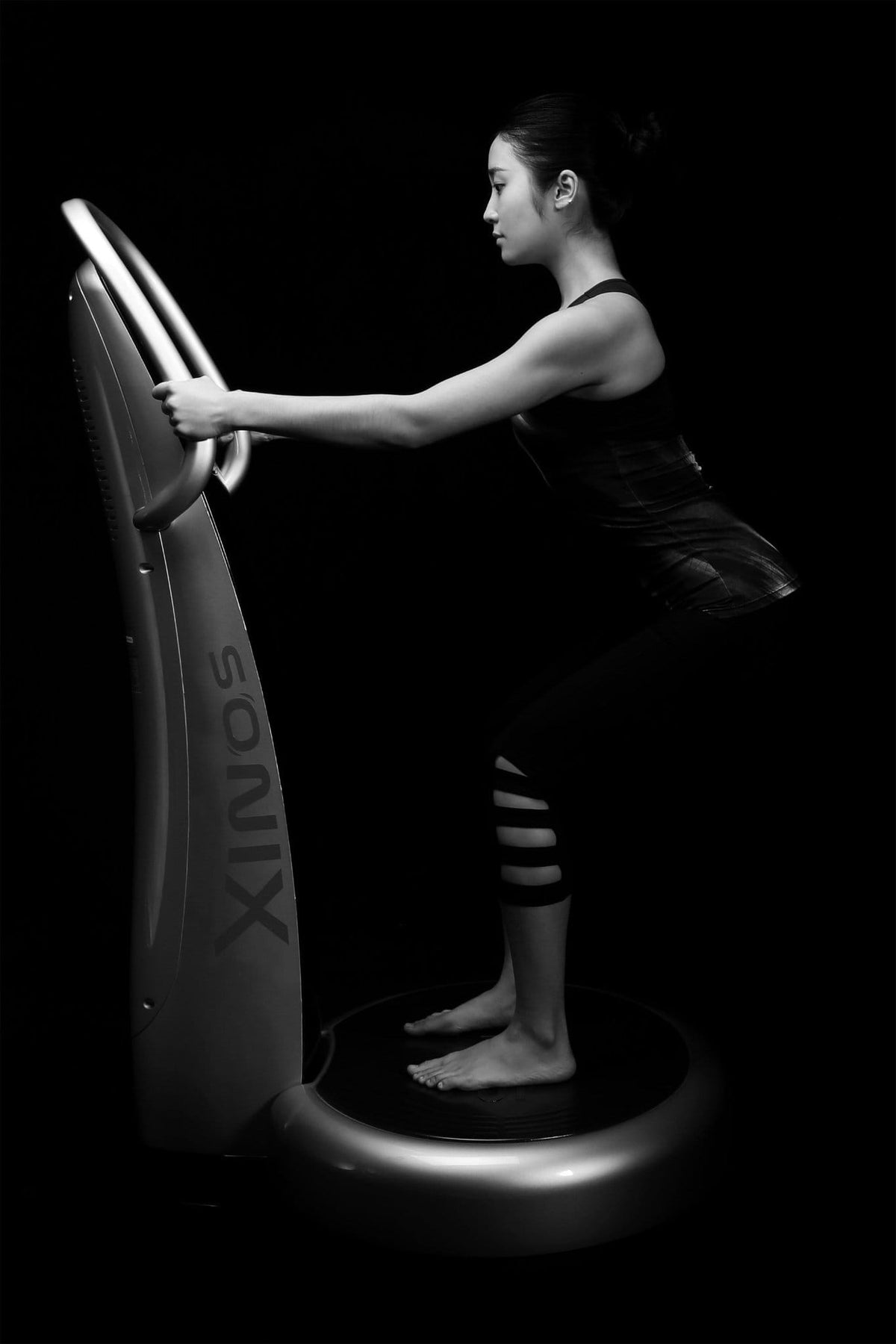 VibraSonic SonicWave Standing Vibration Platform - Advanced full-body stimulation - Uno Vita AS