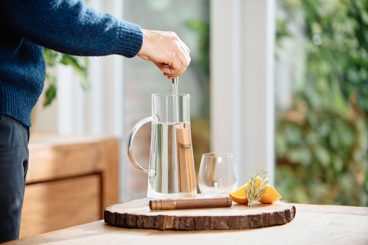 The Analemma Wand (luxury walnut) - Uno Vita AS