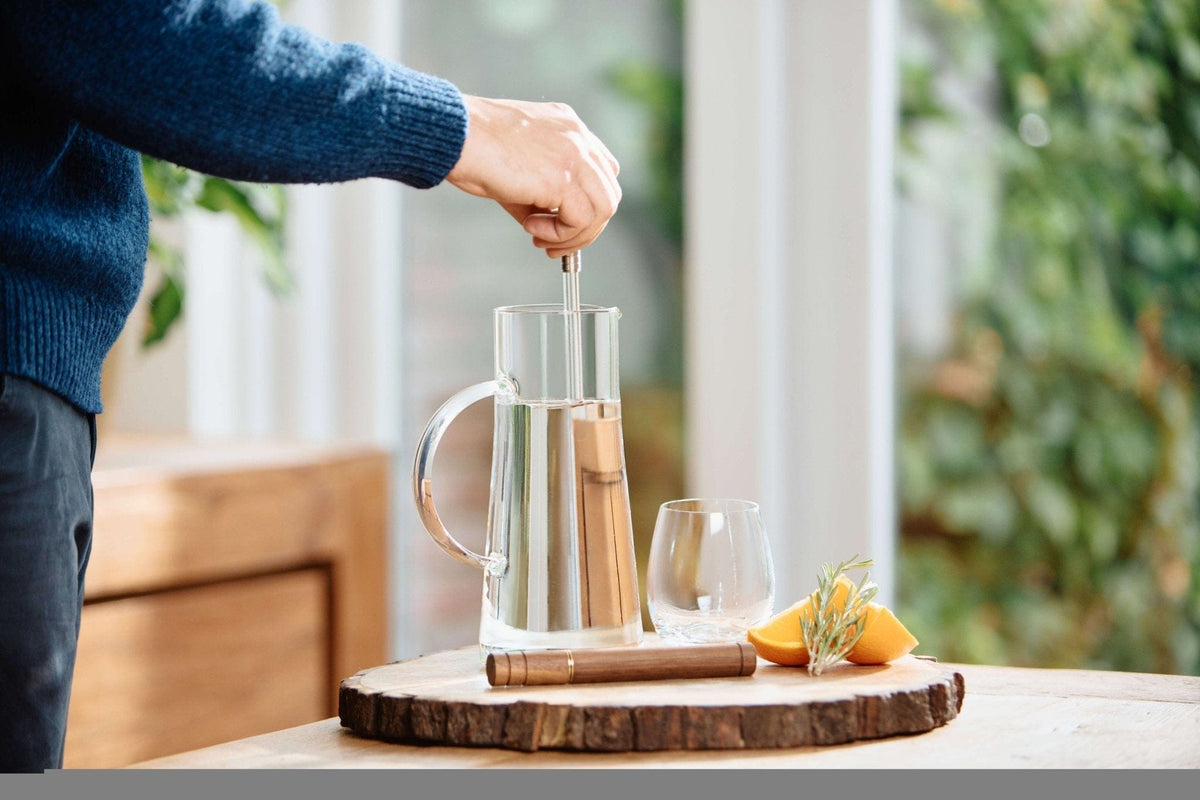 The Analemma Wand (luxury walnut) - Uno Vita AS