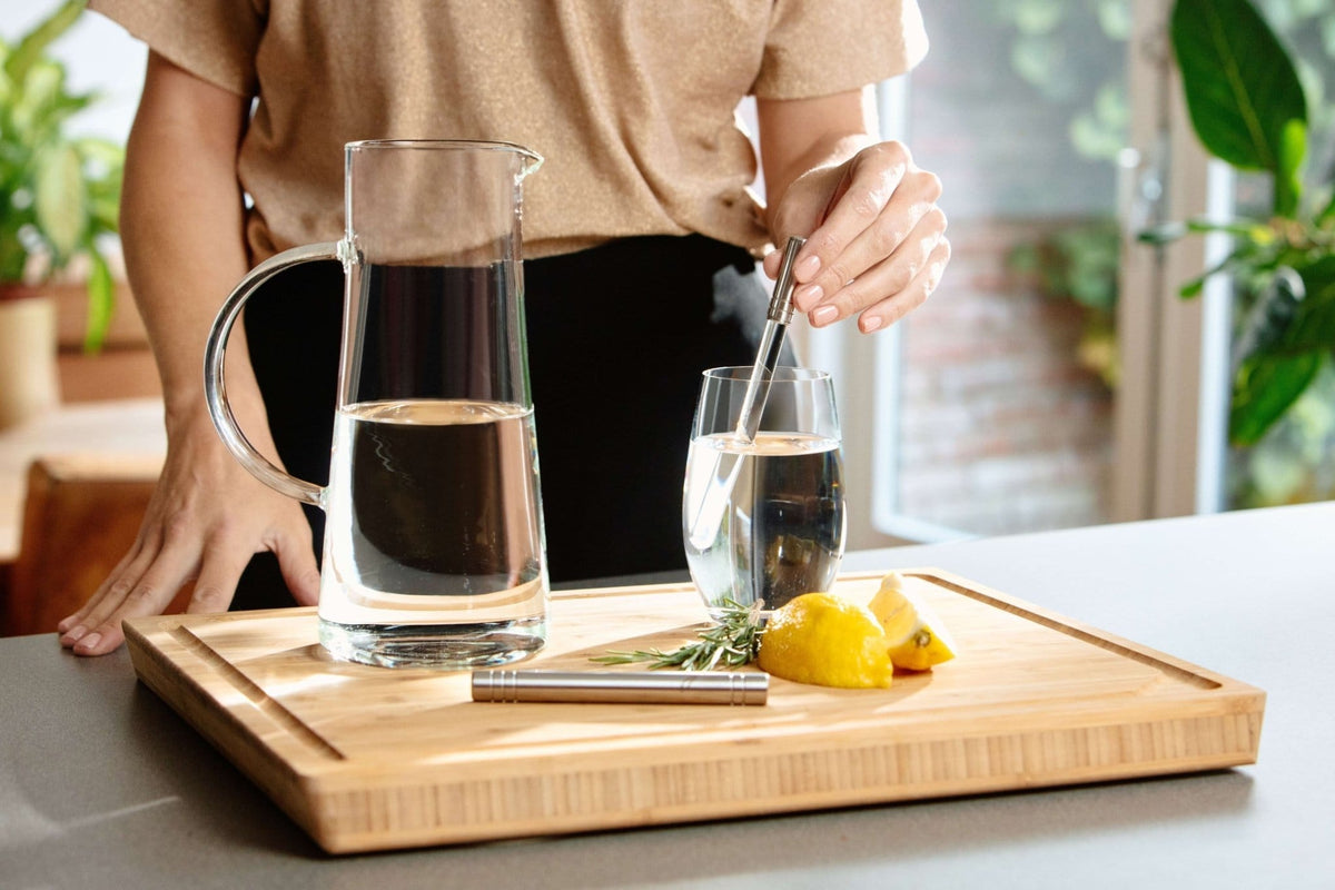 The Analemma Wand (luxury walnut) - Uno Vita AS