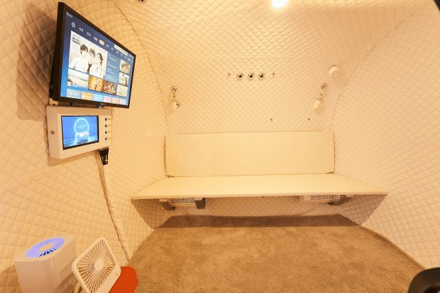 Uno Vita – Macypan HE5000Plus (1 - 4 person) Hard - Shell Multiplace Hyperbaric Oxygen Therapy Chamber - Uno Vita AS