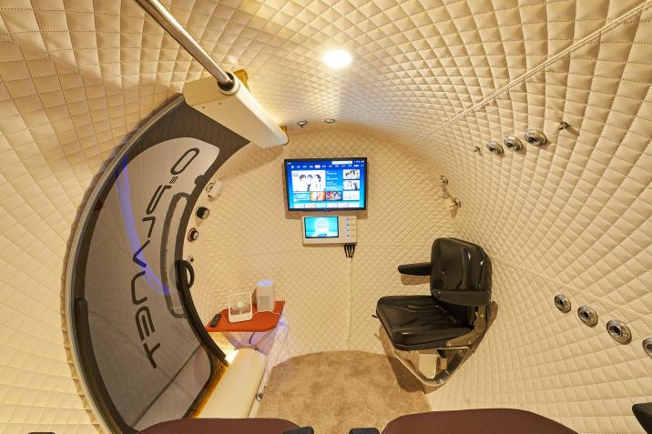 Uno Vita – Macypan HE5000Plus (1 - 4 person) Hard - Shell Multiplace Hyperbaric Oxygen Therapy Chamber - Uno Vita AS
