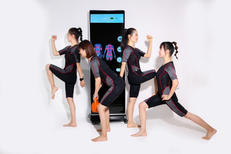 Uno Vita`s EMS - treningsdrakt (mannlig versjon) - Uno Vita AS