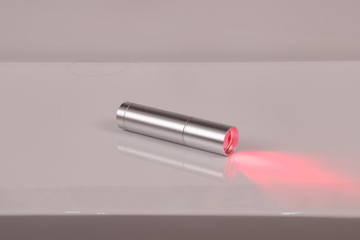 Uno Vita's Light Therapy Handheld Flashlight Torch (5 wavelengths) - Uno Vita AS