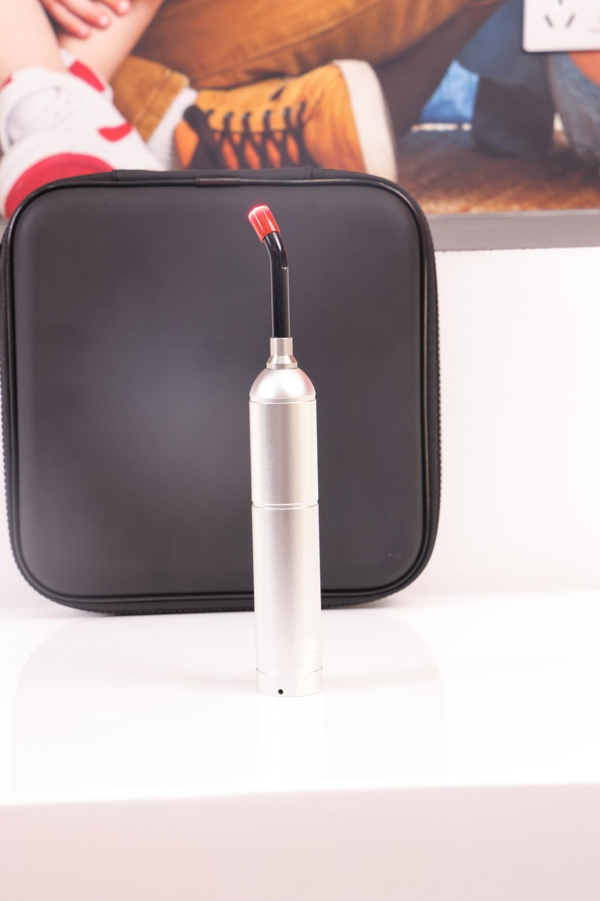 Uno Vita's Light Therapy Handheld Flashlight Torch (5 wavelengths) - Uno Vita AS